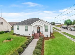 1305 E Genie St, Chalmette, LA 70043