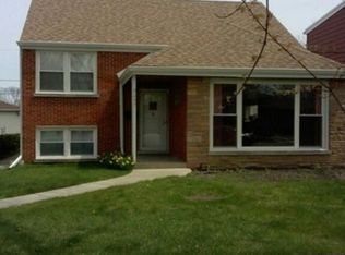 8247 Kenneth Ave, Skokie, IL
