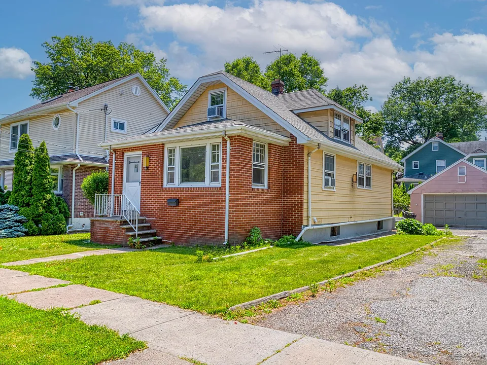824 Linden Ave