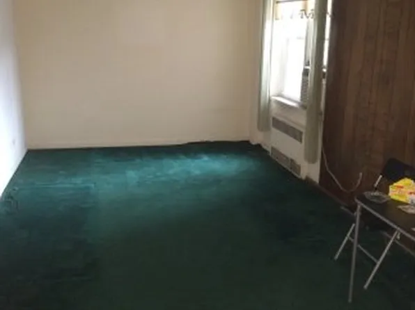 2427 East 29th Street image 1 of 7