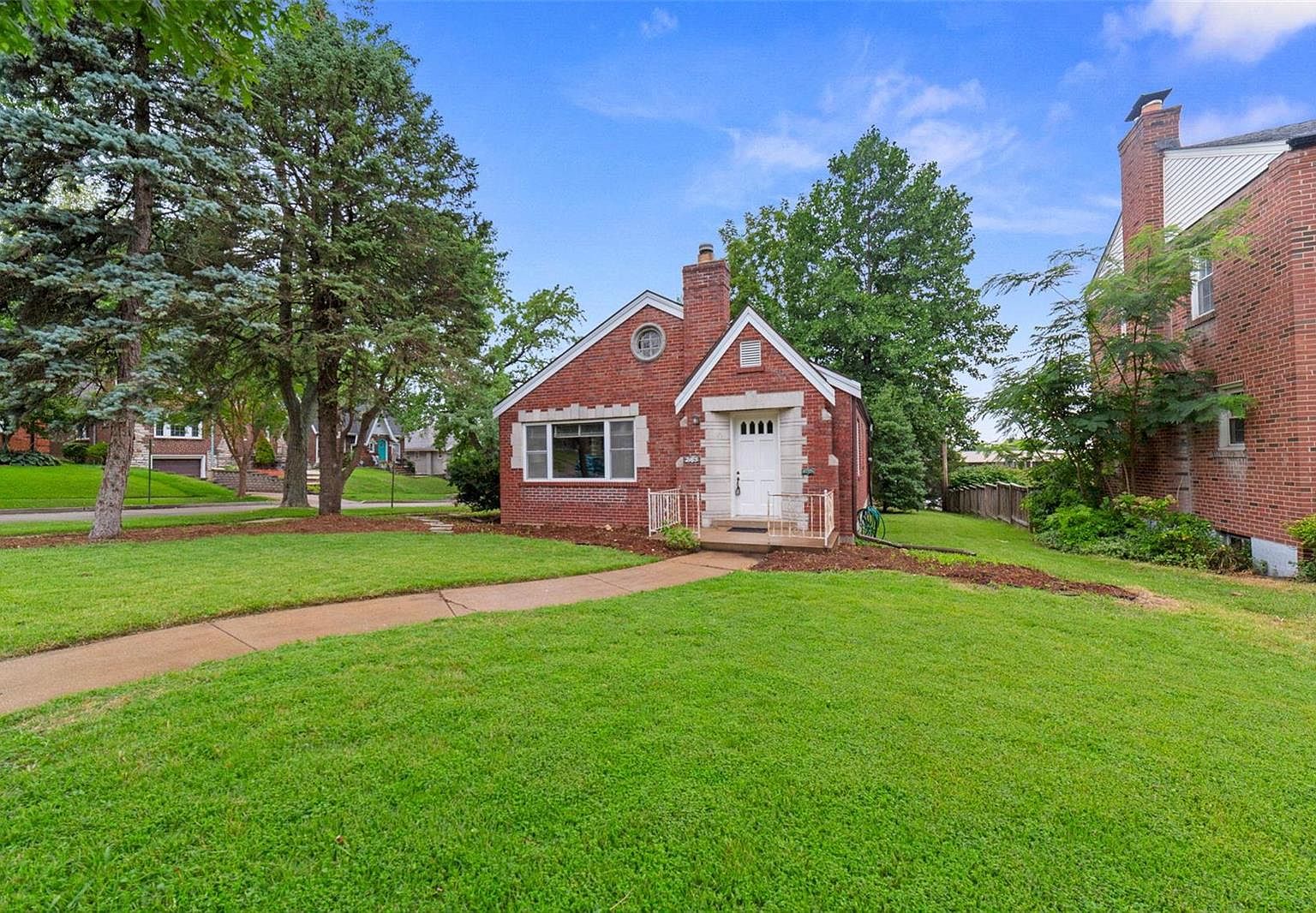 2165 Gray Ave, Saint Louis, MO 63117 Zillow