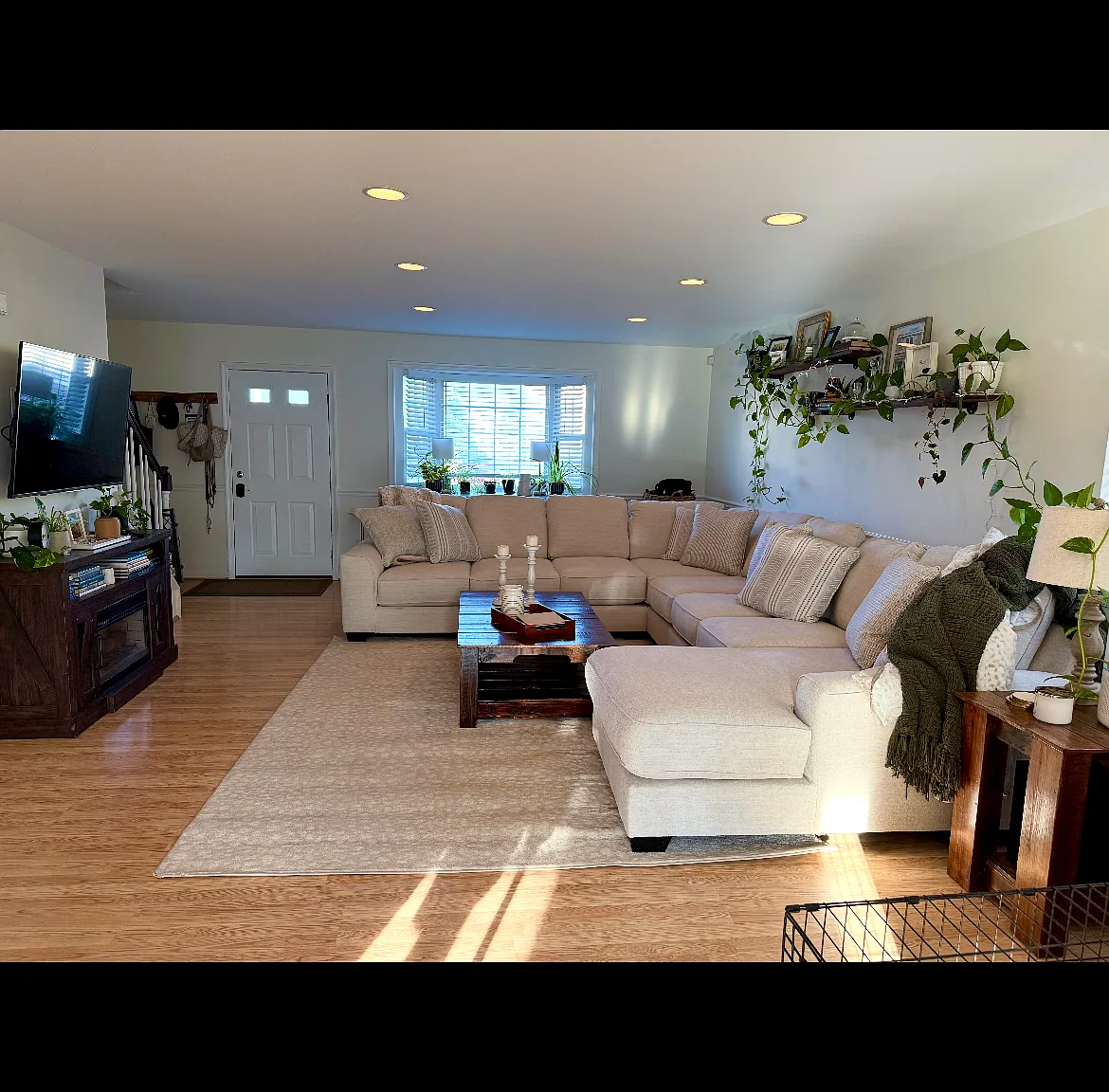 3 bed, 1.5 bath, 2020 sqft, $3,000 — Photo 2