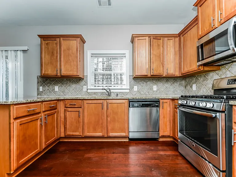 2808 Harcourt Dr — Photo 8