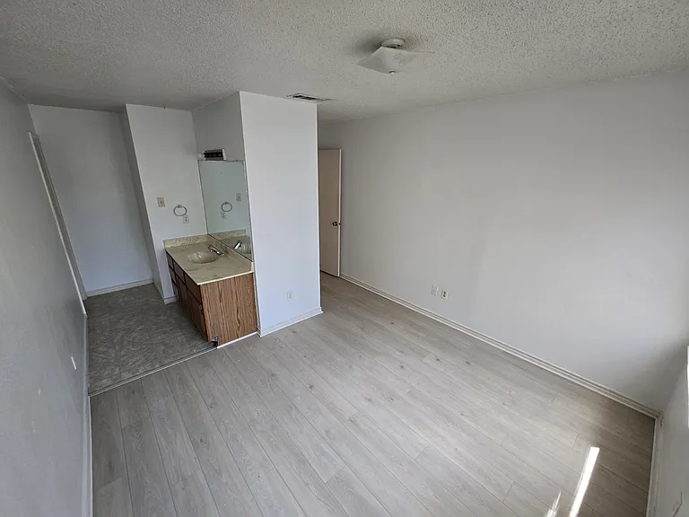 6610 Windrift Way — Photo 10