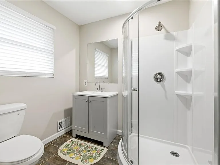 2176 Riverside Dr — Photo 18