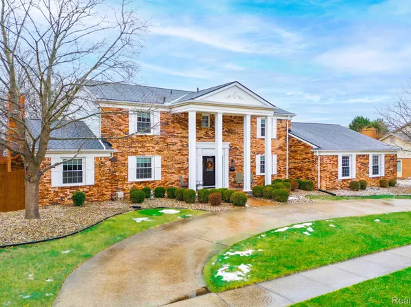 18300 Mulberry St, Riverview, MI 48193