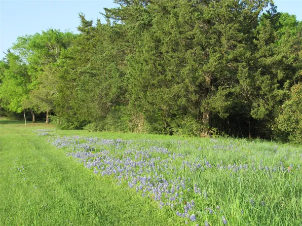 7515 Shelby Rd, Brenham, TX 77833