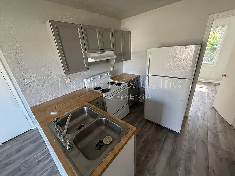 1117 E Grand Ave — Photo 9