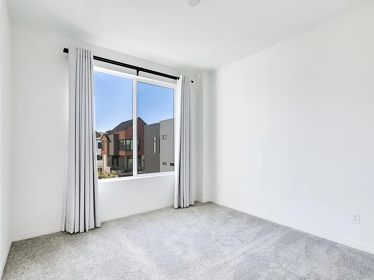 180 Sawbuck — Photo 24