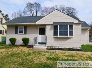 25 Gainor Ave, Maple Shade, NJ 08052