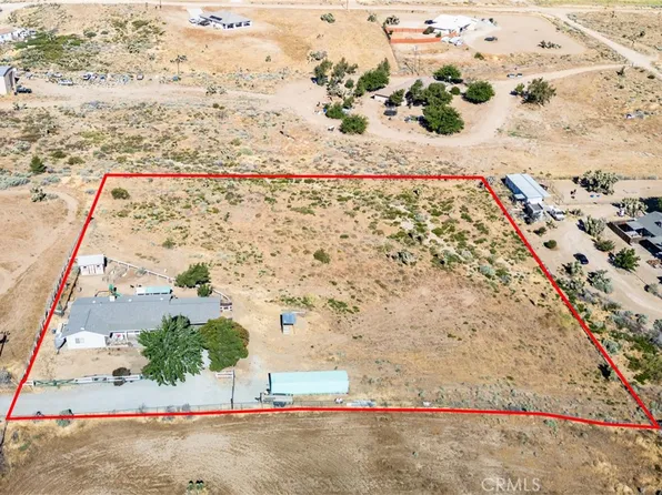 8650 Cowberry Rd, Phelan, CA 92371