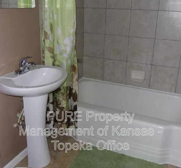 2333 SW Moundview Dr — Photo 8
