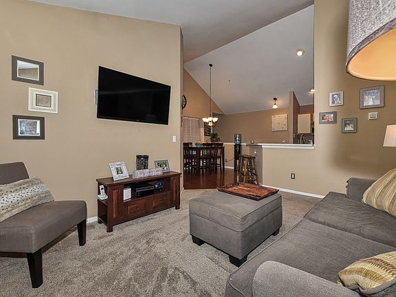 3rd image of 5313 Tudor Dr