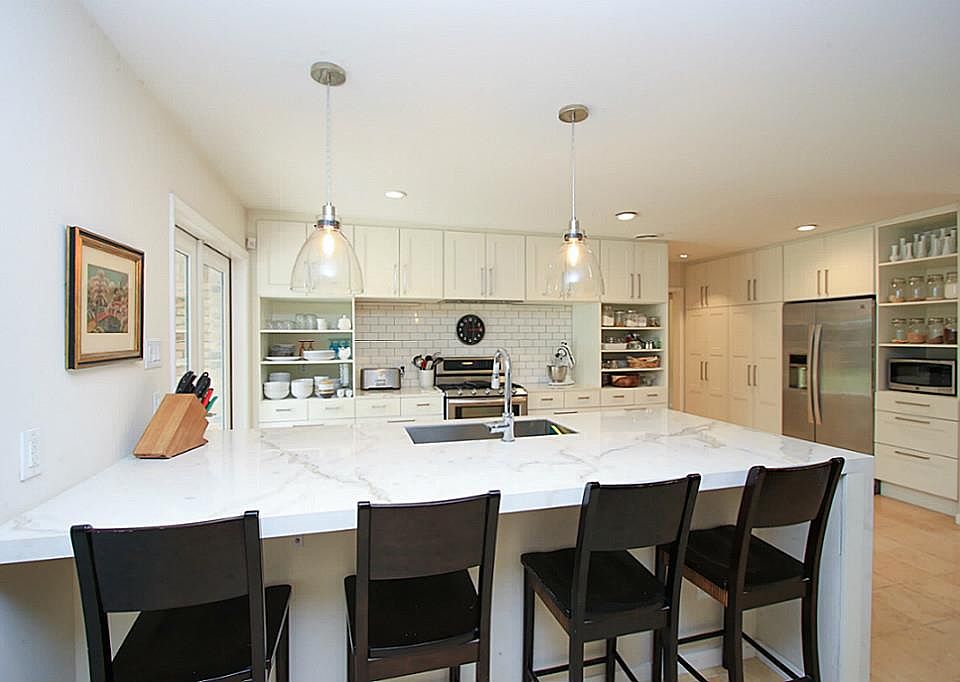 1st image of 10406 Barwood Dr