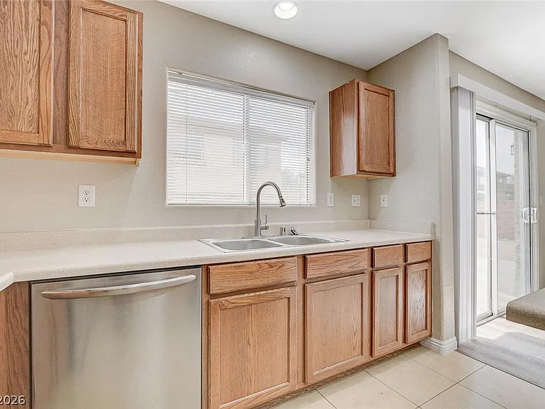 1129 Autumn Bay Ct — Photo 16