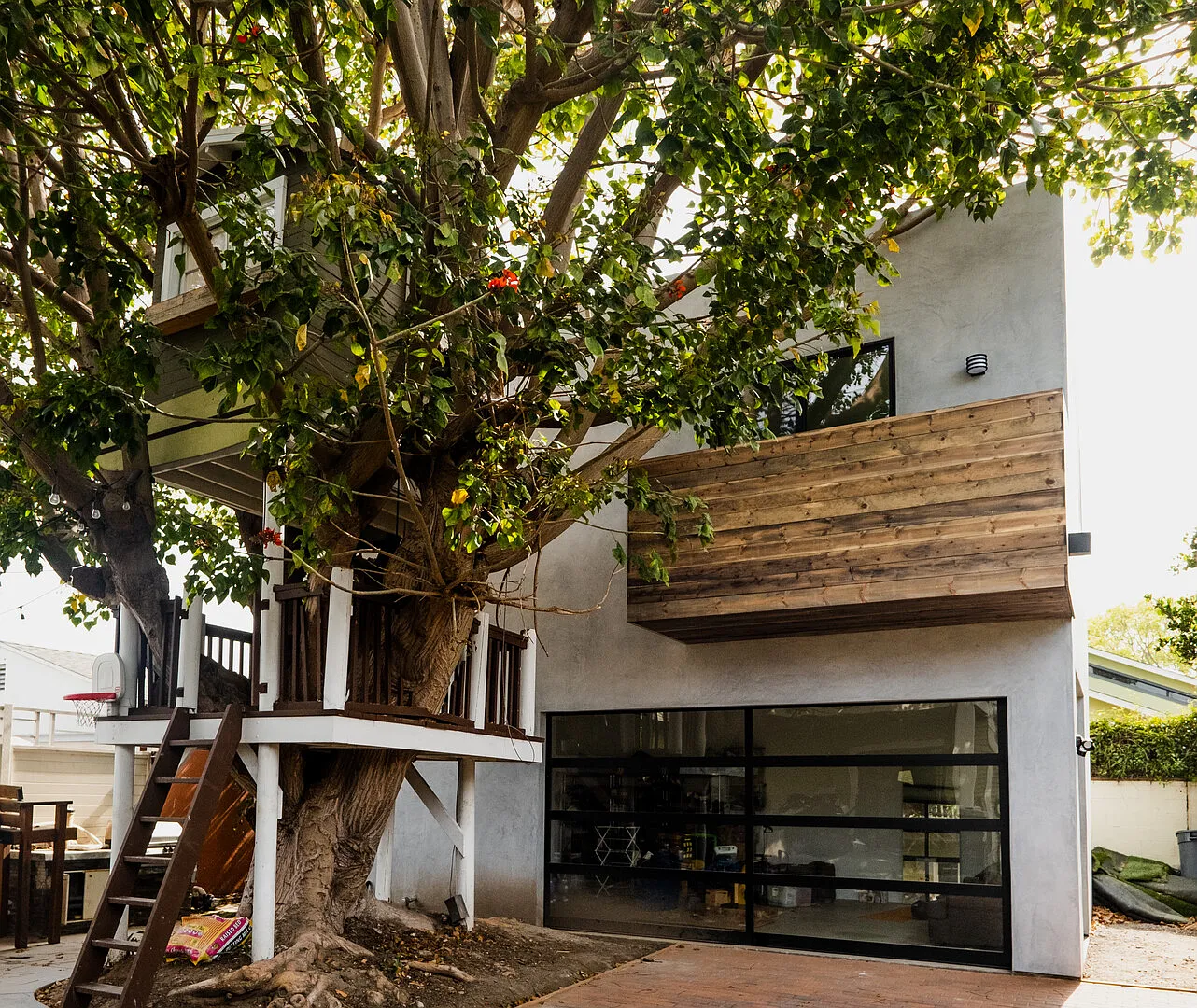 Venice Beach Studio In The Tress — Photo 1