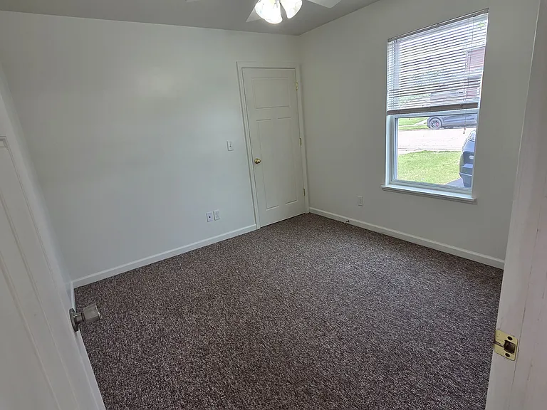 687 Camp St — Photo 5