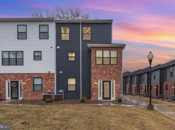 159 High Pointe Dr, Hummelstown, PA 17036