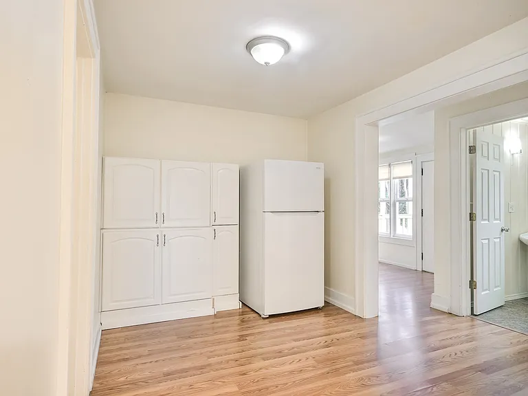 1815 NE 55th St — Photo 5