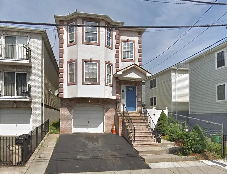 275 Ridgewood Ave #1 — Photo 1