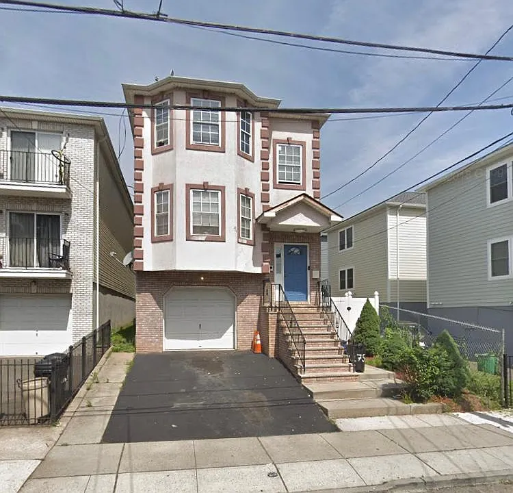 275 Ridgewood Ave #1