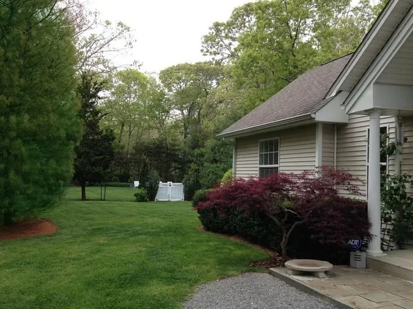 https://photos.zillowstatic.com/fp/c152626ee203be10d5ba2fd2a3a2ba4f-p_e.webp