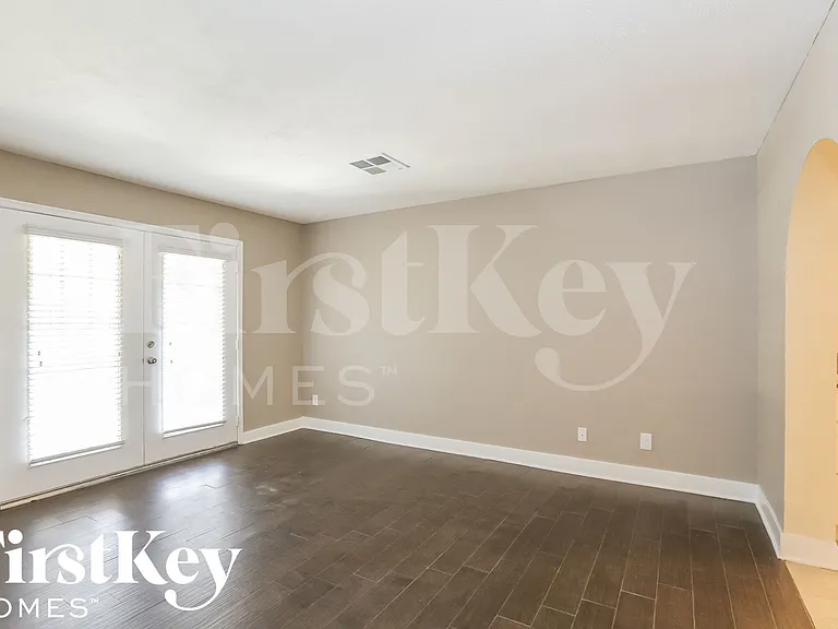7366 W Jenan Dr — Photo 7