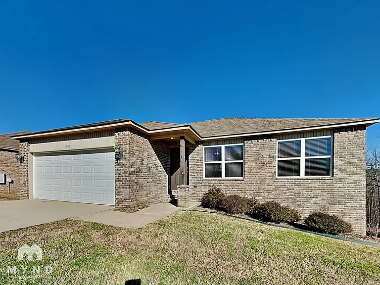 938 Pinehurst Loop — Photo 1