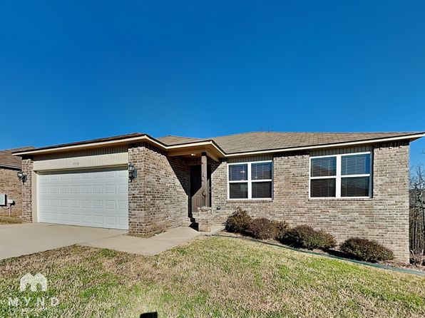 938 Pinehurst Loop