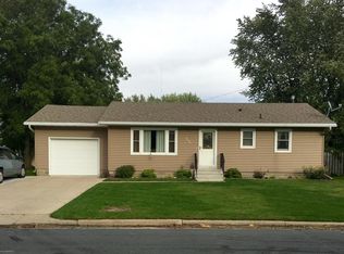 705 Center Ave S, Hayfield, MN 55940