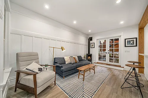 224 Lexington St Photo 1