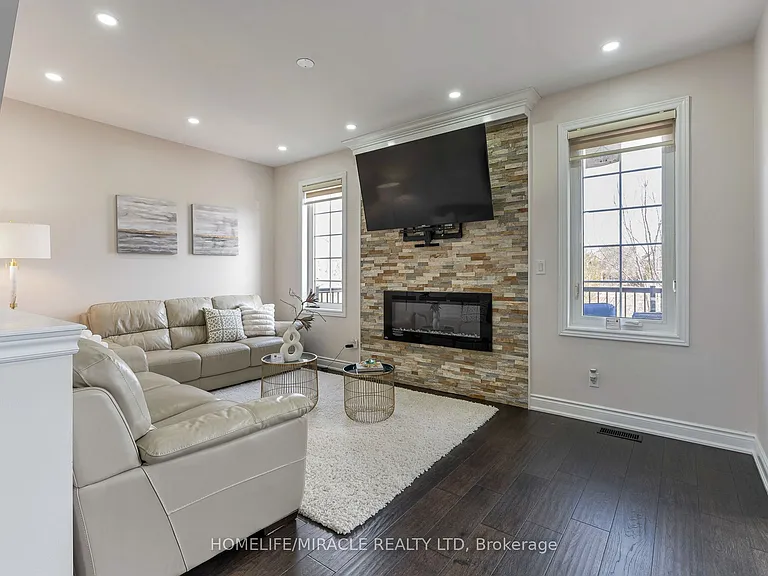 2343 Falling Green Dr — Photo 16