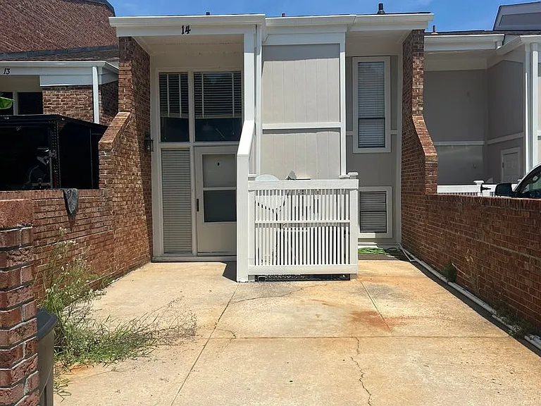 14 Low Hill Ln — Photo 2