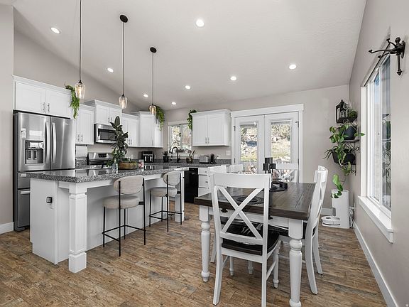 5th image of 7001 N South Pass Rd