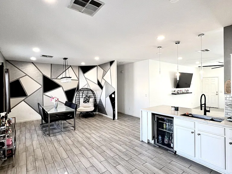 9432 W Odeum Ln — Photo 4