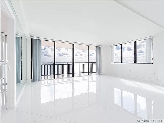 2nd image of 540 Brickell Key Dr APT 1427