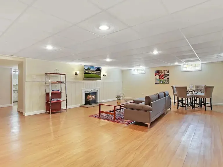 125 E Sunnyside Ave — Photo 11