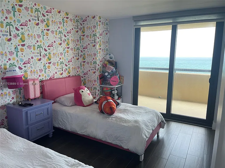 2555 Collins Ave #1409 — Photo 19