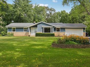 21380 W Glengarry Rd, New Berlin, WI 53146