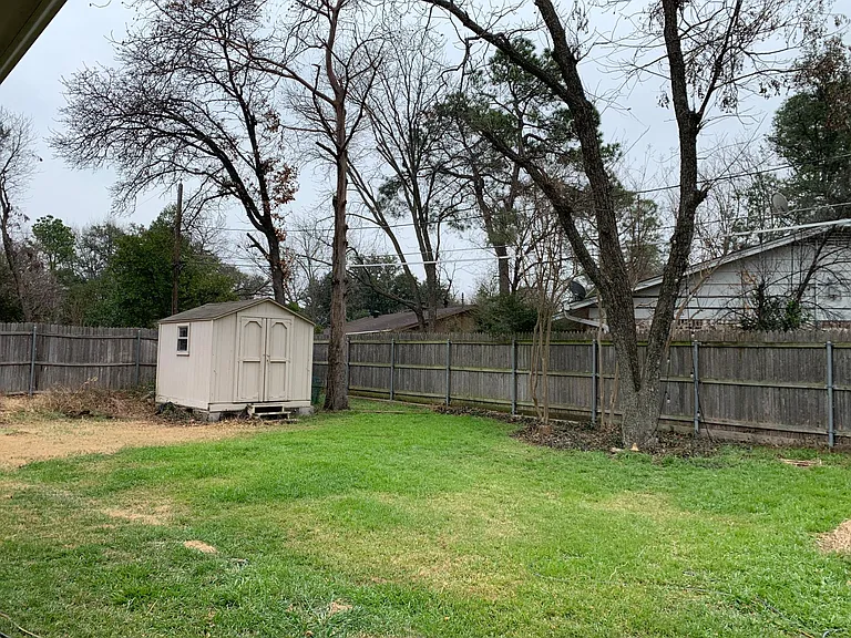 2612 Greenwood Ln — Photo 17