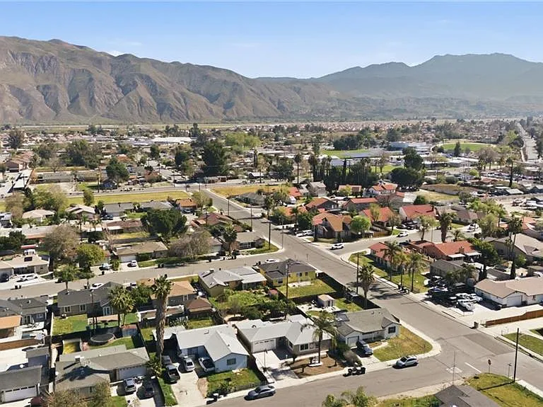 409 W Camellia Way — Photo 33