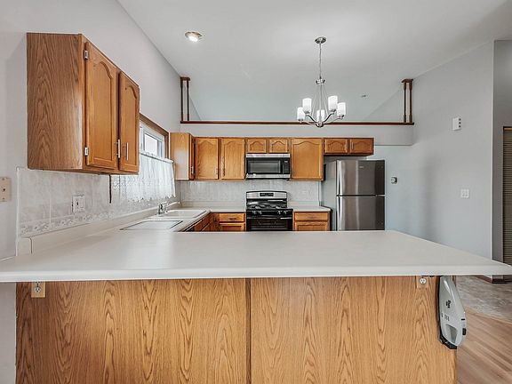 4th image of 7061 Yorkshire Dr