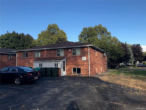 3rd image of 298 Robert Dr