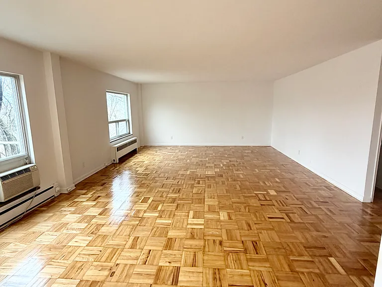 1603 Bathurst St — Photo 24