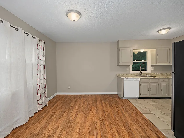 6 Irving Pl #3C — Photo 7