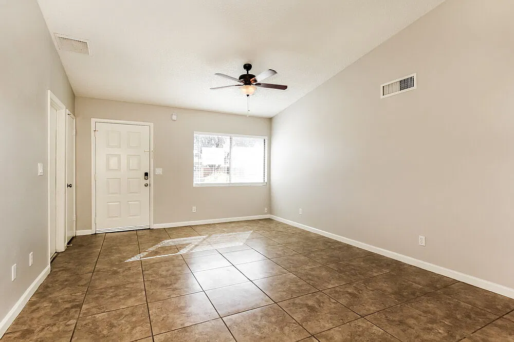 3 bed, 2.0 bath, 1104 sqft, $1,885 — Photo 3