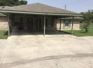 1211 W Goodwin St UNIT B, Pleasanton, TX 78064