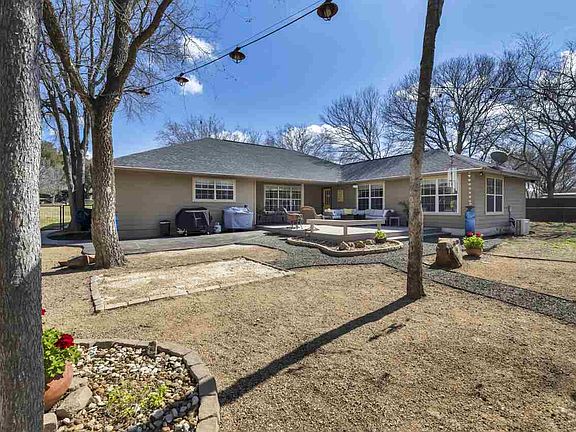 3rd image of 283 Skyview Dr