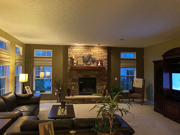 Family room off of kitchen 