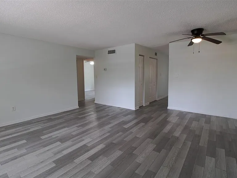 201 Poinsettia Pine Ct #202 — Photo 3